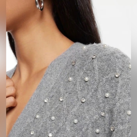 Express Embellished V-Neck Balloon Sleeve Cardigan in Grey Size XS - Picture 2 of 15